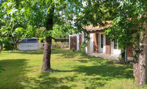 Saint-Georges-d'Oleron House | Maison à 8 min à pied de la Plage avec jardin clos et ombragé
