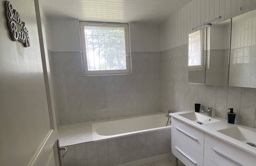 Anthe House | Maison à la Campagne Situé Proche du Quercy ,jardin et Piscine Privés