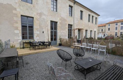 Angouleme House | Maison 10 pers. - Cour privative, Cinéma, Garage, Angoulême - FR-1-653-252