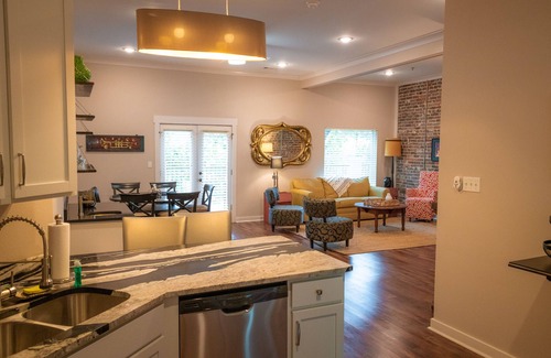 Hot Springs Condo | Maison 226, Louis Armstrong Suite