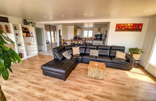 Riviere-Saas-et-Gourby House | Maison au Calme Avec Piscine