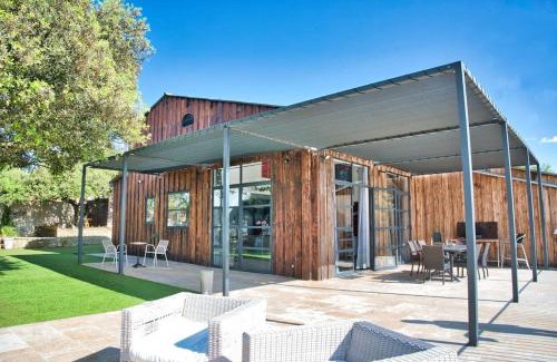 Saint-Quentin-la-Poterie Villa | Maison atypique avec piscine "le loft 248"