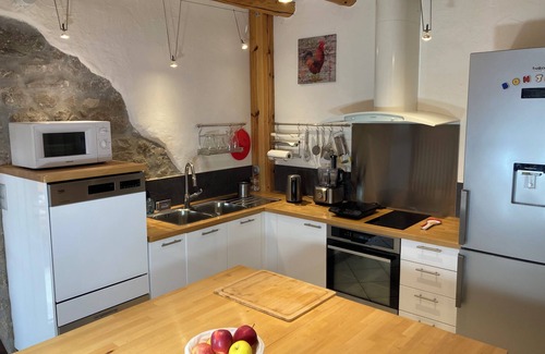 Le Petit-Bornand-les-Glieres Ski Chalet | Maison a la Montagne Avec vue au Centre du Village