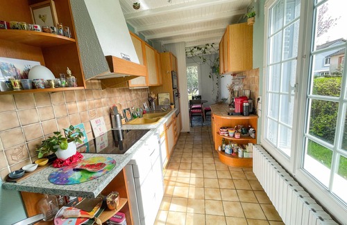 Marolles-en-Hurepoix House | Maison Atypique au Jardin Fleuri