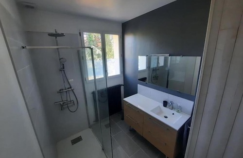 Angouleme Apartment | Maison au Calme, prés du centre Parking Privé