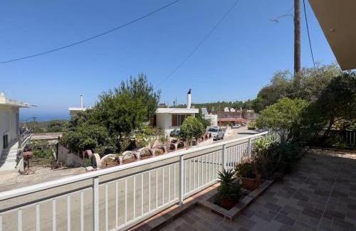 Kritinia House | Maison authentique avec grande terrasse