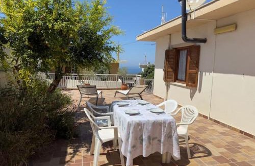 Kritinia House | Maison authentique avec grande terrasse