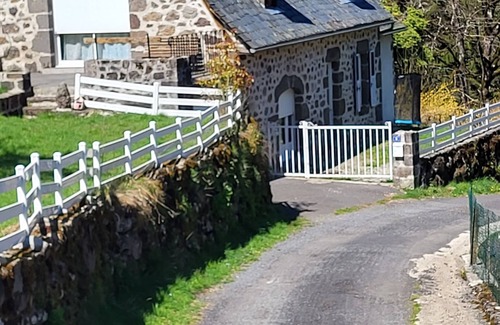 Vic-sur-Cere House | Maison Auvergnate, Cosy Avec Cheminée