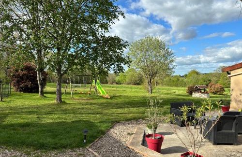 Saint-Bonnet-Troncais House | Maison avec jardin clos, à quelques pas de la forêt de Tronçais