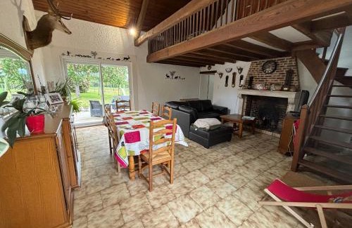 Saint-Bonnet-Troncais House | Maison avec jardin clos, à quelques pas de la forêt de Tronçais