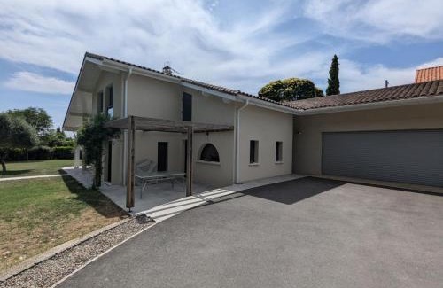 Soyaux House | Maison avec jardin clos et piscine privée - FR-1-653-279