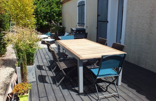 Generac House | Maison Avec Jardin et Piscine Idéal Pour les Familles