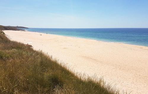 Poulgoazec House | Maison Avec Piscine Vue Mer