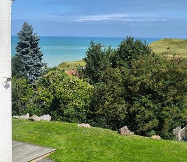 Saint-Martin-en-Campagne Apartment | Maison avec vue mer