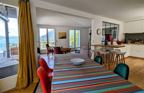 Menthon-Saint-Bernard House | Maison Bellevue - vue panoramique sur le Lac.