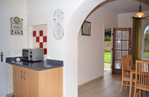 Pleumeur-Bodou House | Maison bretonne rénovée à 300m de la plage avec jardin clos, WIFI, et équipements pour bébé - FR-1-368-64