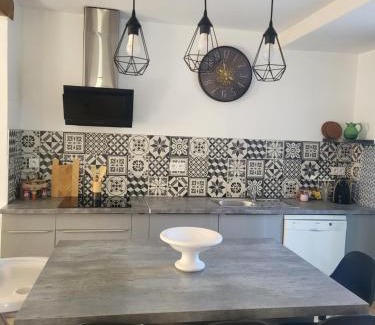 Aubignan House | Maison BRIALI avec Jacuzzi espace détente