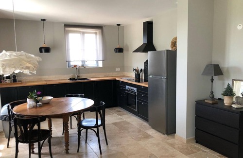 Tresques Apartment | Maison Carrée