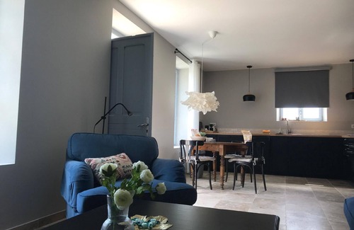 Tresques Apartment | Maison Carrée