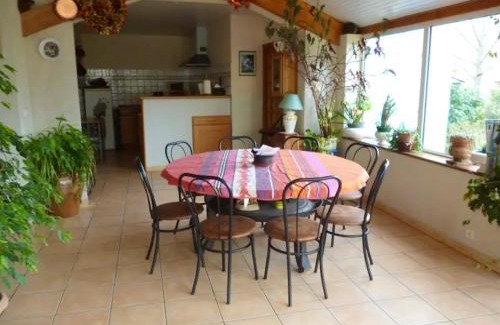 Bernac-Dessus House | Maison charmante à Bernac-Dessus avec jardin spacieux