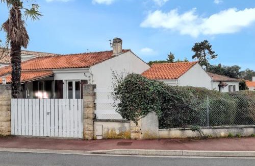 Vaux-sur-Mer House | Maison charmante à Vaux-sur-Mer avec jardin clôturé