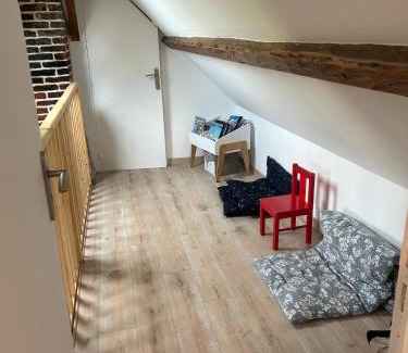 Bonneville-la-Louvet House | maison clôturée au pied des ânes avec jacuzzi