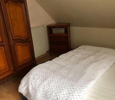 Montfort-le-Gesnois House | maison climatisée 2 chambres garage wifi de 1 a 5 voyageurs