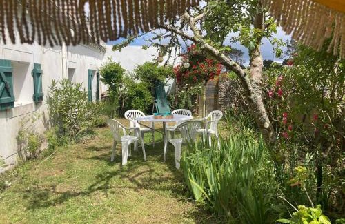Locmaria House | Maison cosy à Locmaria, 6 pers, 1 km plage, grand jardin, animaux ok - FR-1-418-256