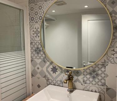 Eymet House | Maison cosy cœur de bastide+ cour + vue sur toits