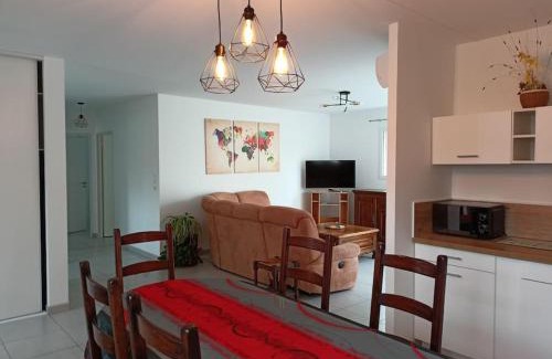 Le Sequestre House | Maison cosy tout confort dans un cadre de verdure