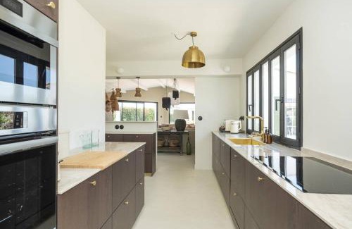 Sainte-Marie-de-Re Villa | Maison d'architecte familiale avec piscine chauffée au calme