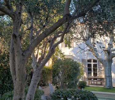 Chateau Gombert Bed & Breakfast | Maison d'hôtes La Bastide de Patou