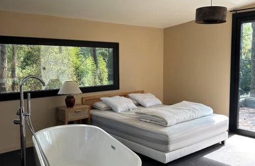 Saint-Jean-de-Monts House | Maison dans les arbres, proche plage, cheminée, jardin, parking - FR-1-652-46