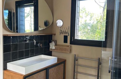 Saint-Jean-de-Monts House | Maison dans les arbres, proche plage, cheminée, jardin, parking - FR-1-652-46