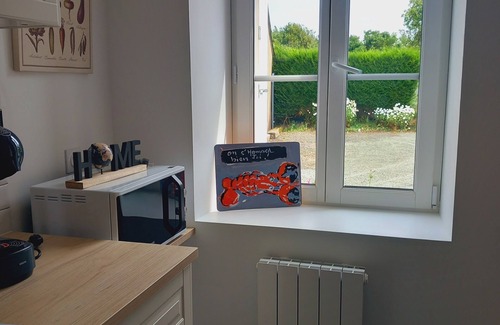 Quemper-Guezennec House | Maison de Campagne Entièrement Rénovée à 15 km de la mer