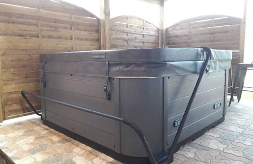 Lamentin House | Maison de Campagne Avec Jacuzzi et Jardin