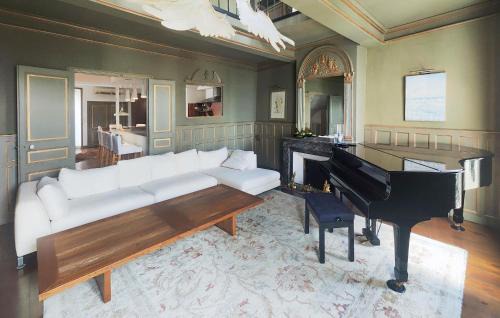 Pailhes House | Maison De Caractere