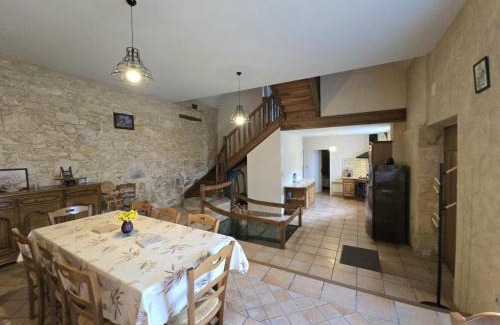 Borreze House | Maison de charme avec ruisseau, 5 chambres, proche Vallée de Dordogne et sites touristiques - FR-1-616-170