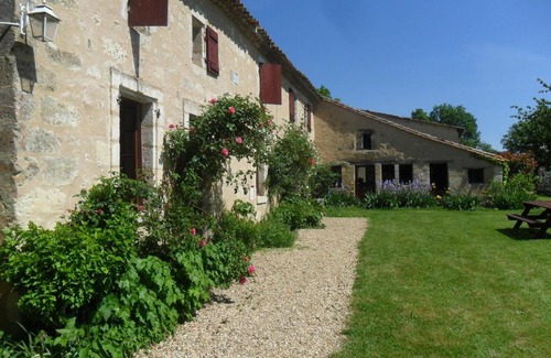 Lugon-et-l'ile-du-Carney House | Maison de Bastien
