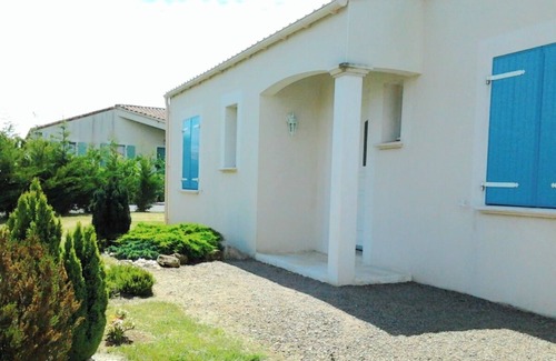 Saint-Aubin-la-Plaine House | Maison DE Vacances Familialeentre Terre ET MER