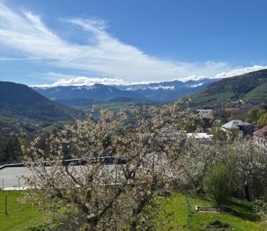 La Motte-d'Aveillans Apartment | Maison de la nature
