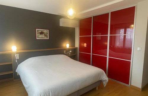 Auriac-du-Perigord House | Maison de location vacance avec piscine couverte et chauffée