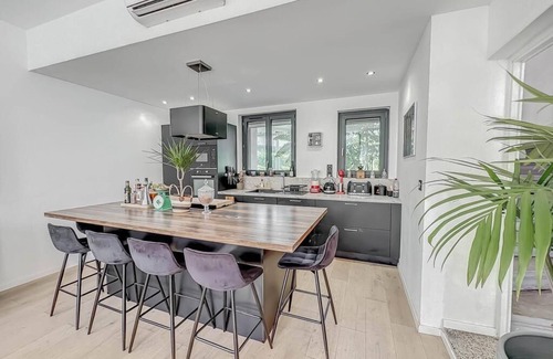 Costieres House | Maison de Maître Avec sa Tiny House, Piscine et Garage