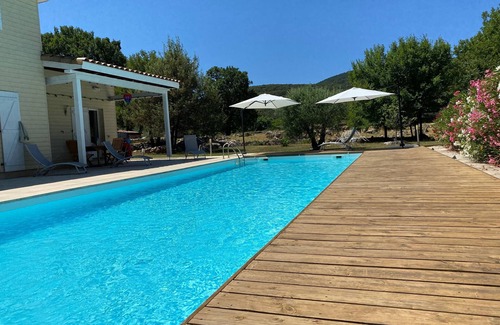 Les Vans House | Maison de Vacances Avec Piscine Proche du Village des Vans au Cœur des Cévennes