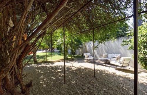 Mouries House | Maison de village à Mouriès avec piscine chauffée et jardin verdoyant, à 1 min des commerces - FR-1-599-69
