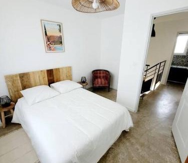 Villars House | Maison de village 4 étoiles avec piscine privee