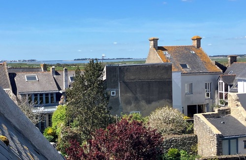 Batz-sur-Mer House | Maison de Village Entre mer et Marais Salants