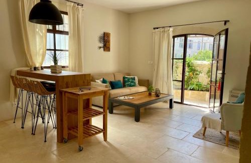 Fontvieille Apartment | Maison de village