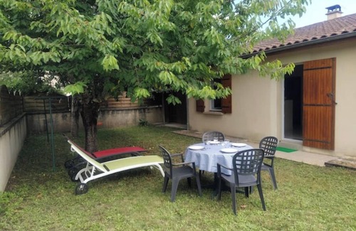 Saint-Cyprien House | Maison de Village Avec Jardin au Calme Pour 6 Pers