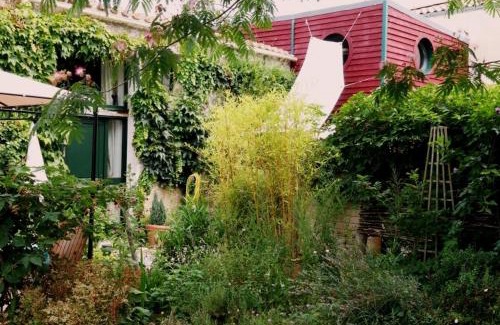 Saint-Hilaire-de-Clisson House | Maison du chat bleu